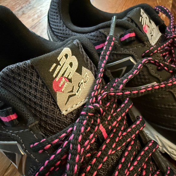 New Balance Women's 573v3 | size 7 - Picture 6 of 8